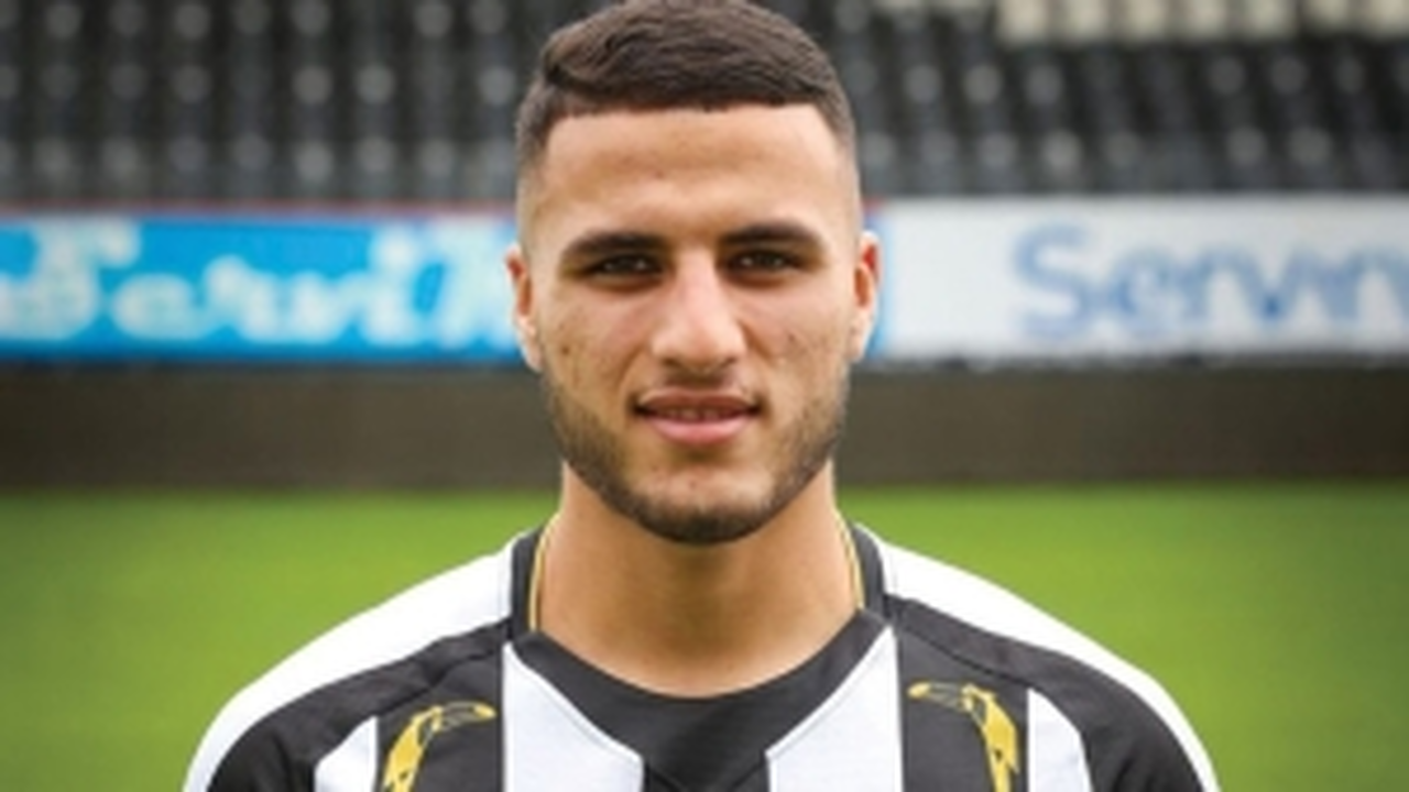 تيطراوي مرشح لمزاملة بلومي في هال سيتي